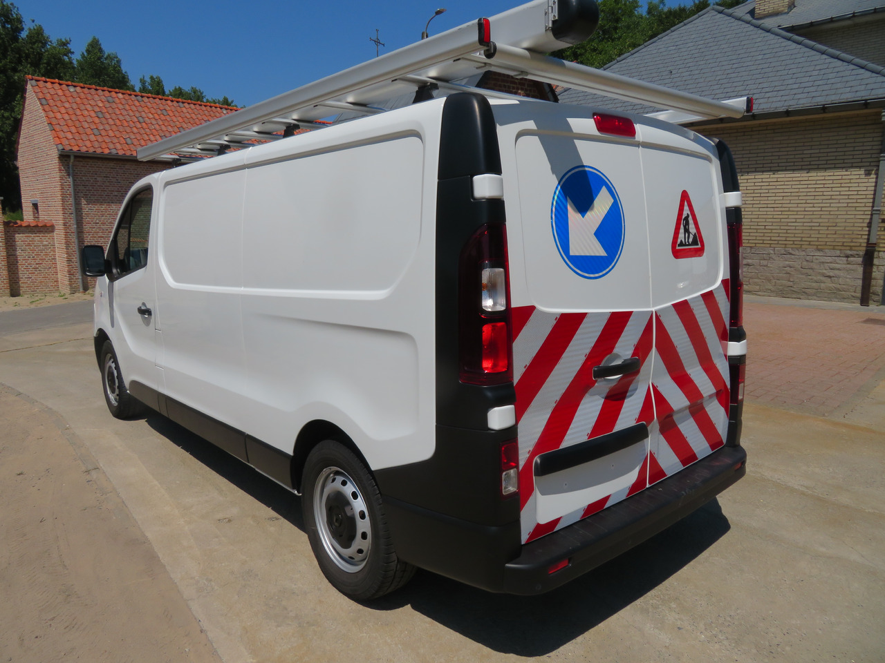 RENAULT Trafic 2.0dCi - L2H1 - Small van: picture 5 RENAULT Trafic 2.0dCi - L2H1 - Small van: picture 5