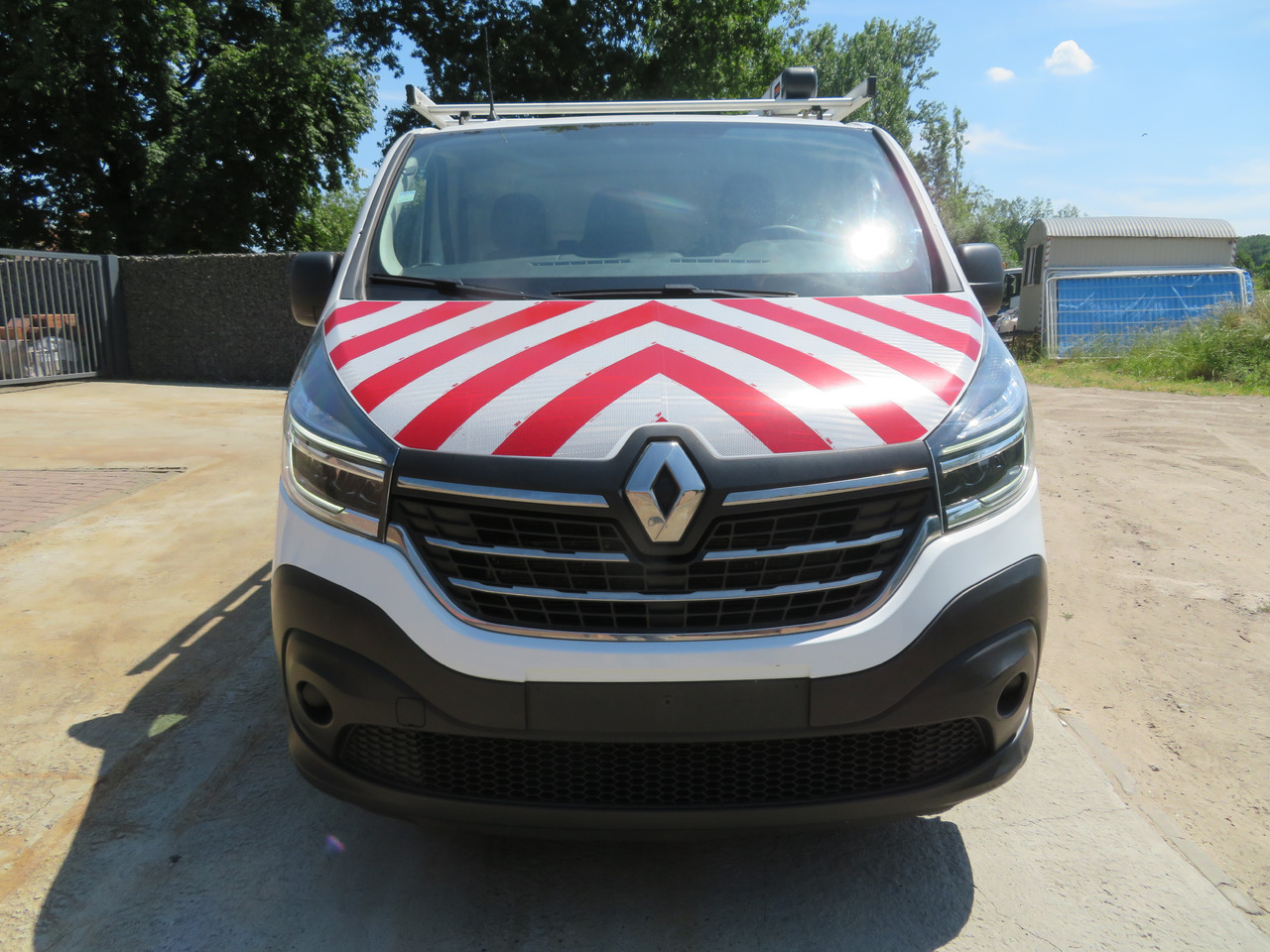 RENAULT Trafic 2.0dCi - L2H1 - Small van: picture 2 RENAULT Trafic 2.0dCi - L2H1 - Small van: picture 2