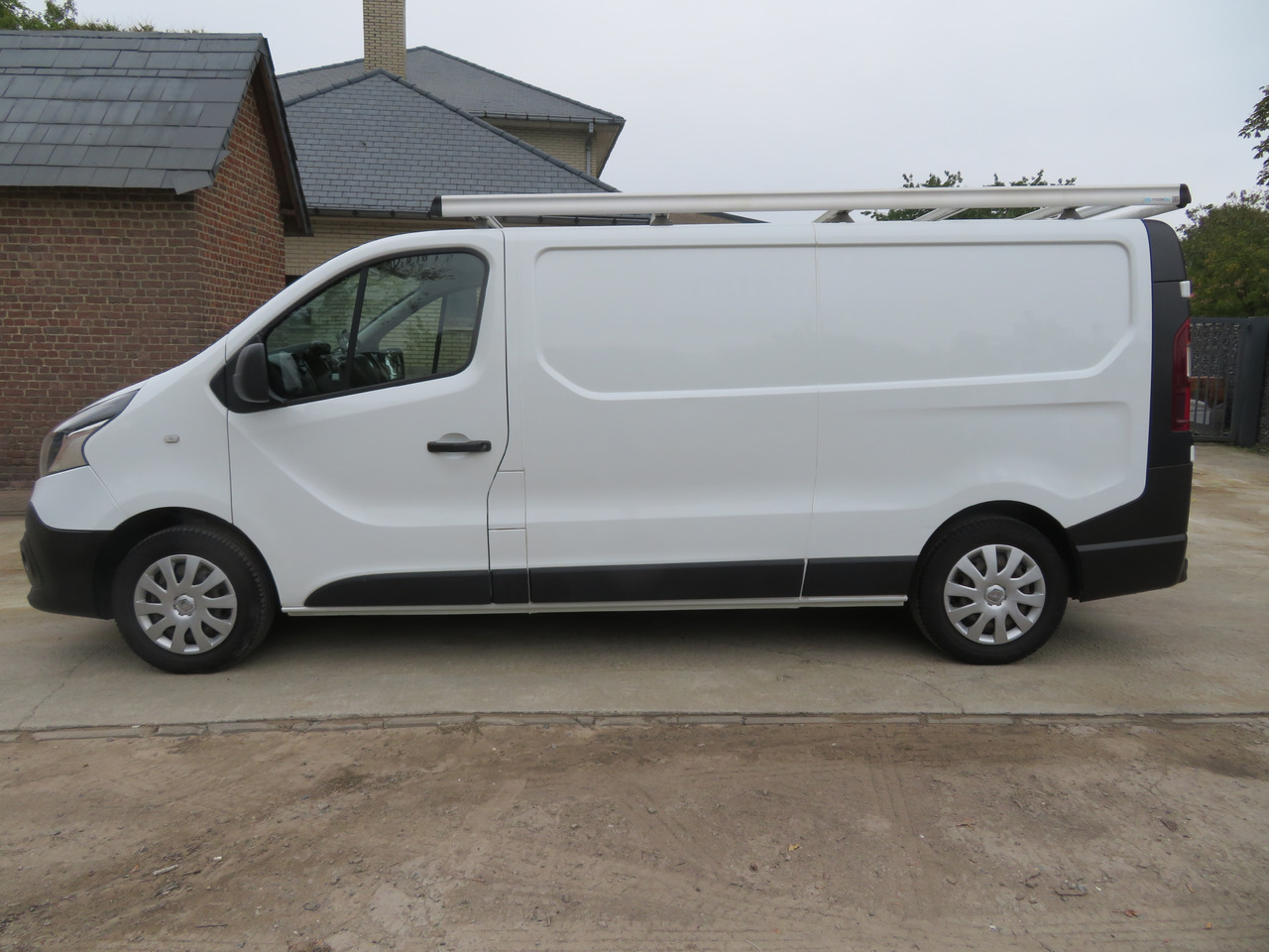 Renault Trafic 1.6dCi Grand Confort - L2H1 - Small van: picture 4 Renault Trafic 1.6dCi Grand Confort - L2H1 - Small van: picture 4