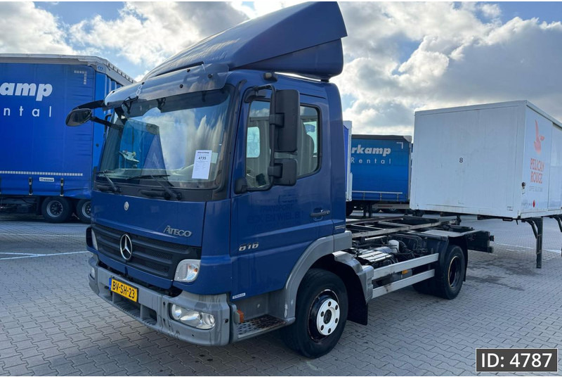 Container transporter/ Swap body truck Mercedes-Benz Atego 816 Day Cab, Euro 5, BDF / EPS automatic / standklima / Hydraulic system: picture 1