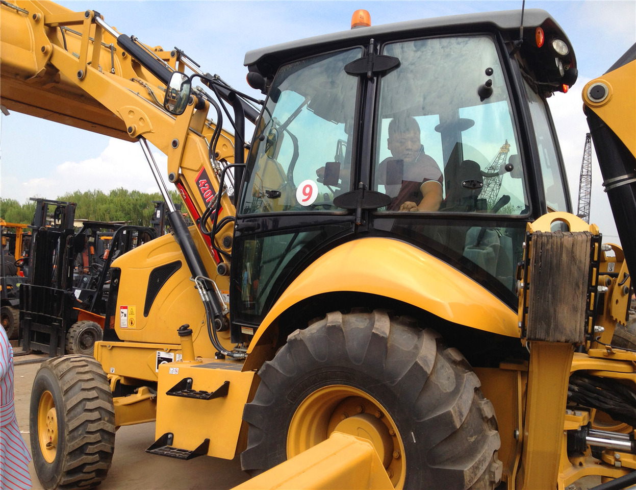 CAT 420F Backhoe Loader - Backhoe loader: picture 1 CAT 420F Backhoe Loader - Backhoe loader: picture 1