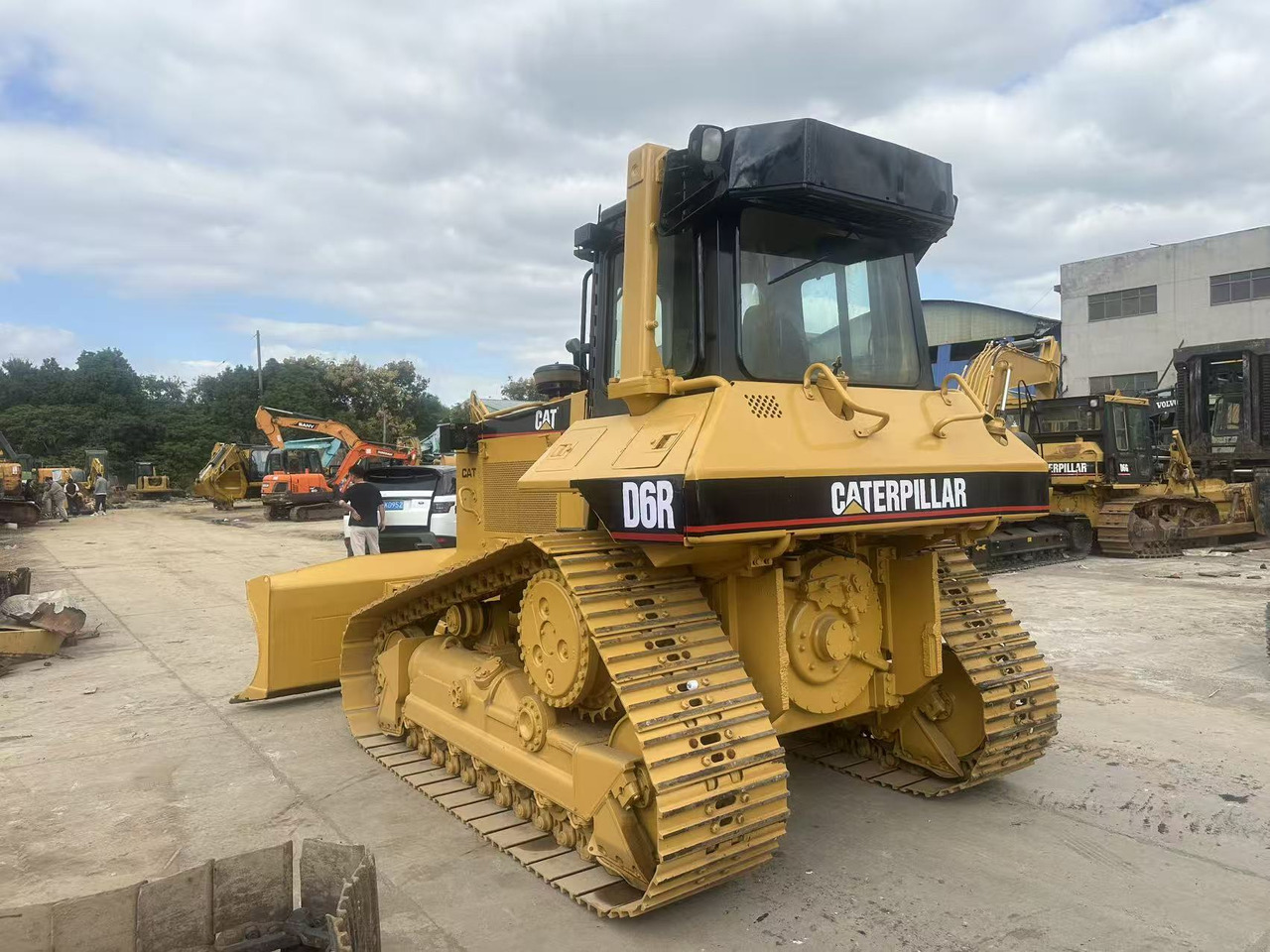 CATERPILLAR D6R Bulldozer Click forDiscount - Bulldozer: picture 4 CATERPILLAR D6R Bulldozer Click forDiscount - Bulldozer: picture 4