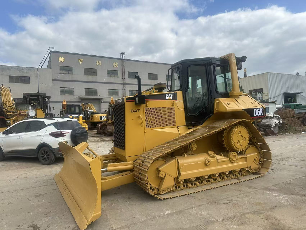 CATERPILLAR D6R Bulldozer Click forDiscount - Bulldozer: picture 5 CATERPILLAR D6R Bulldozer Click forDiscount - Bulldozer: picture 5