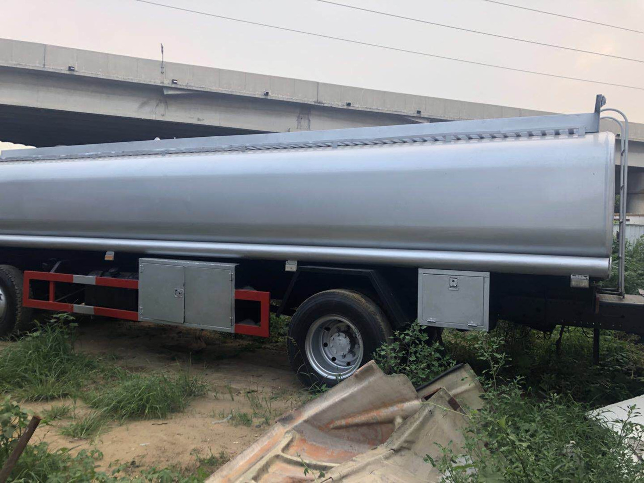 DONGFENG CLICK HERE FOR DISCOUNT - Tank truck: picture 5 DONGFENG CLICK HERE FOR DISCOUNT - Tank truck: picture 5