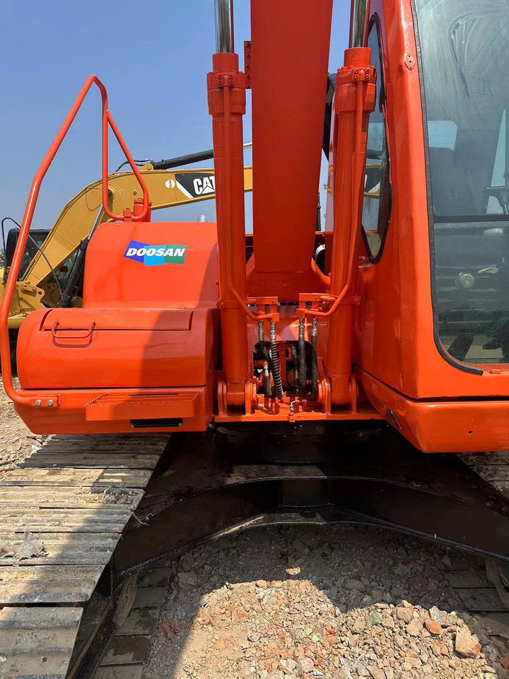 DOOSAN DH150LC-7 Extended arm crawler excavator - Crawler excavator: picture 4 DOOSAN DH150LC-7 Extended arm crawler excavator - Crawler excavator: picture 4