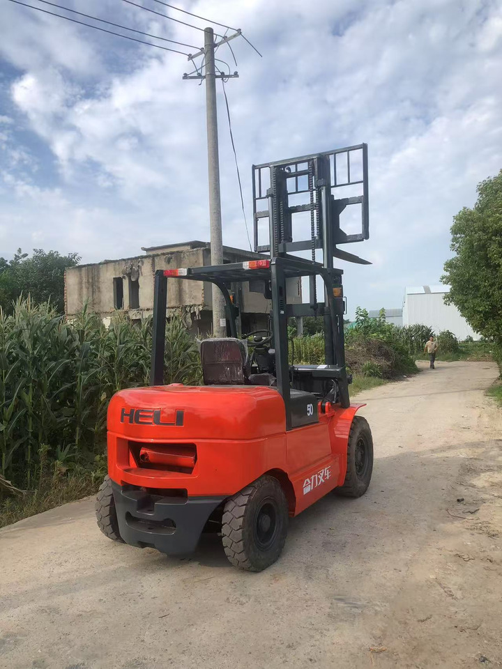 HELI 5Ton Forklift - Diesel forklift: picture 2 HELI 5Ton Forklift - Diesel forklift: picture 2