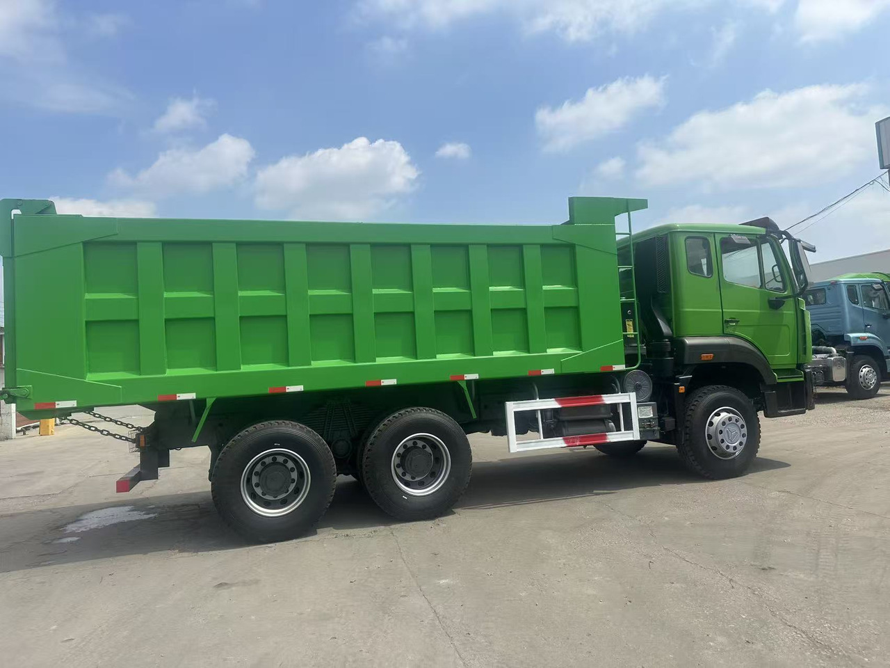 HOWO Haohan 6✖4 Dump Truck Green - Box truck: picture 4 HOWO Haohan 6✖4 Dump Truck Green - Box truck: picture 4