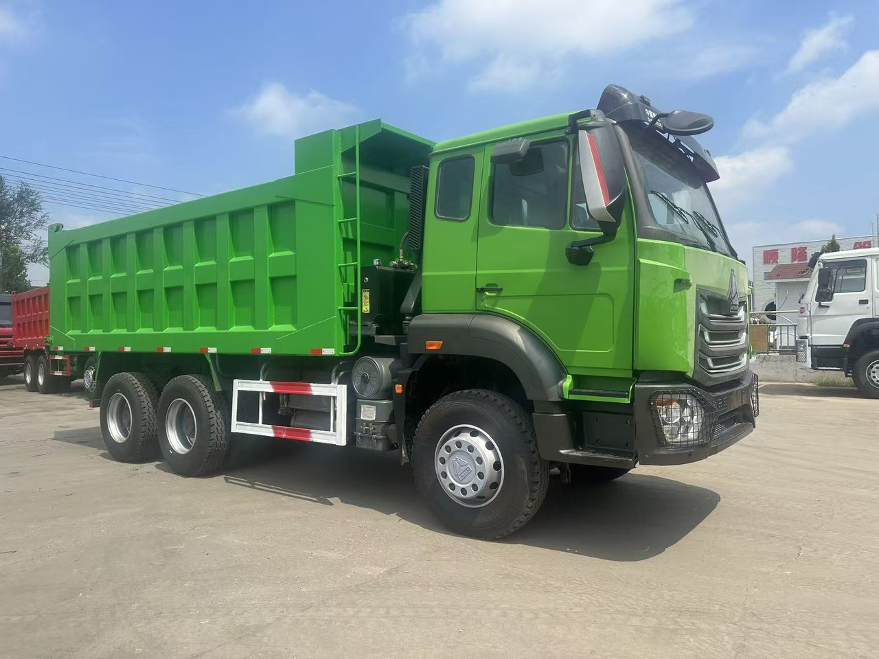 HOWO Haohan 6✖4 Dump Truck Green - Box truck: picture 2 HOWO Haohan 6✖4 Dump Truck Green - Box truck: picture 2