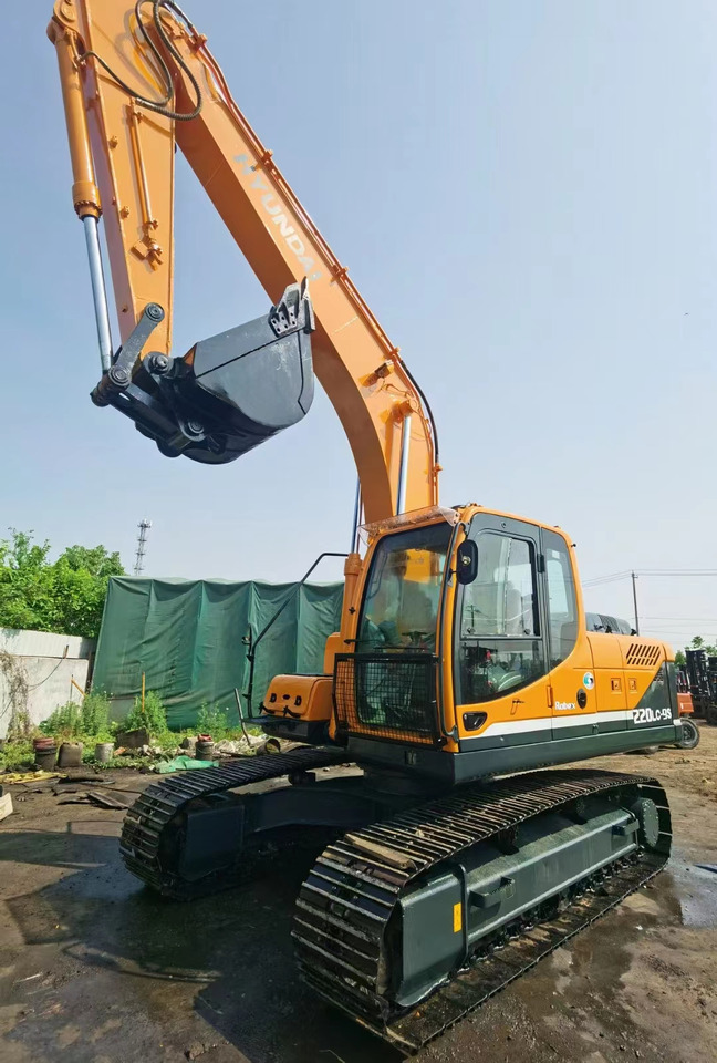 Crawler excavator HYUNDAI R220-9S: picture 7