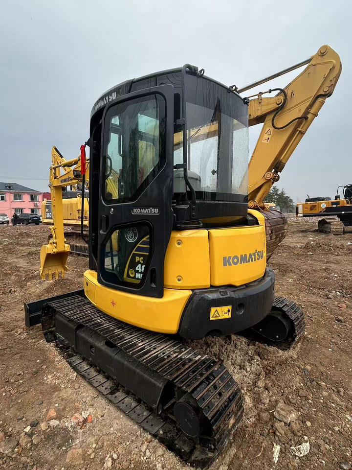 KOMATSU Mini Excavator PC40 With Enclosed Cab - Mini excavator: picture 3 KOMATSU Mini Excavator PC40 With Enclosed Cab - Mini excavator: picture 3