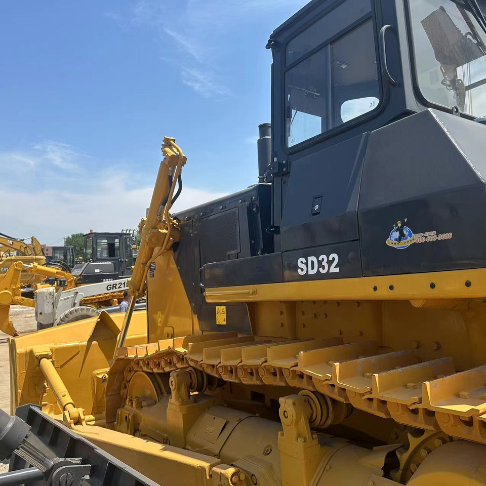 Bulldozer SHANTUI Bulldozer  SD 32 Low Hours Good  Condition: picture 8 Bulldozer SHANTUI Bulldozer  SD 32 Low Hours Good  Condition: picture 8