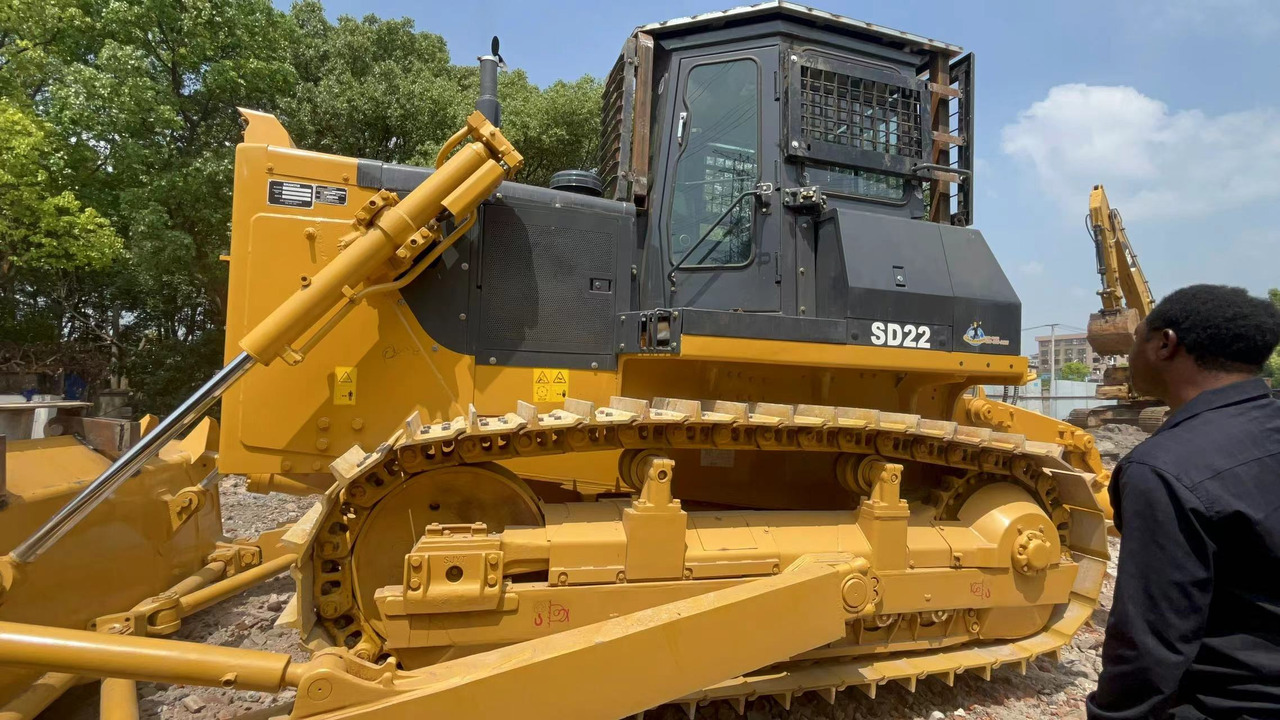 SHANTUI Bulldozer SD22 Low Hours with Claws - Bulldozer: picture 2 SHANTUI Bulldozer SD22 Low Hours with Claws - Bulldozer: picture 2