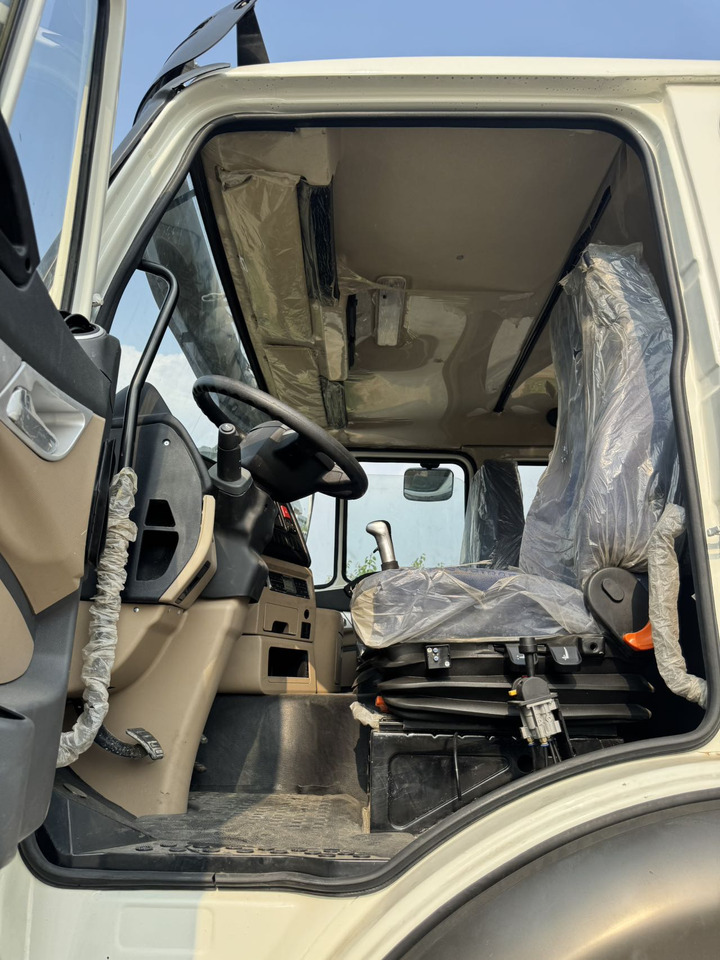 SINOTRUK HOWO Dump Truck 8x4 Click Here for Discount - Tipper: picture 5 SINOTRUK HOWO Dump Truck 8x4 Click Here for Discount - Tipper: picture 5