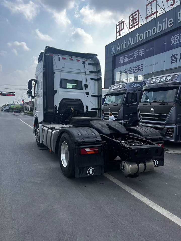 Tractor unit SINOTRUK Delong X6000 Tractor Unit 4X2 Automatic Transmission: picture 6