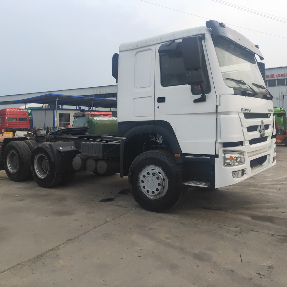 Tractor unit SINOTRUK HOWO375: picture 6