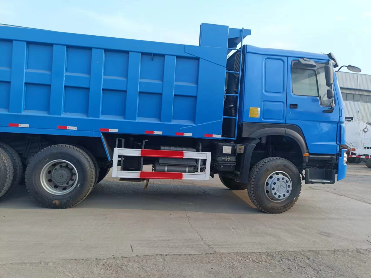 Truck HOWO DUMP TRUCK  6✖4: picture 8