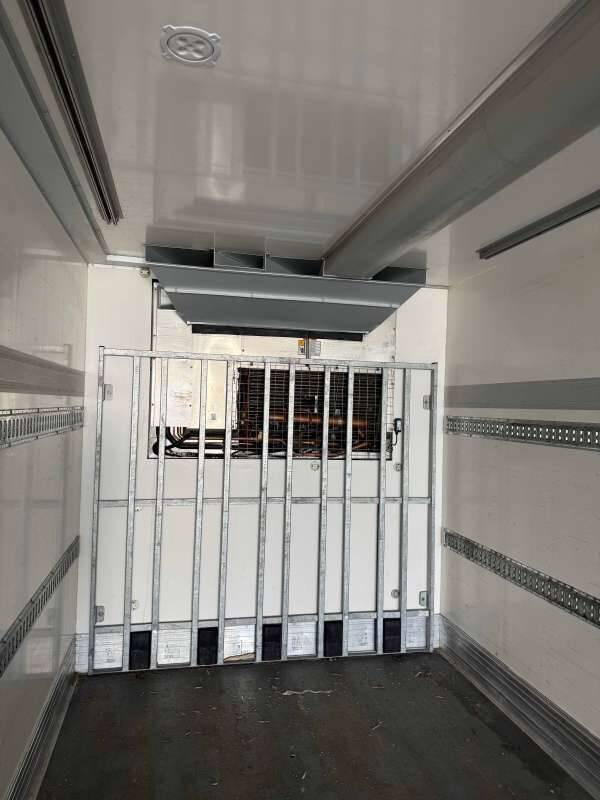 Refrigerator semi-trailer Semi-remorque 3 Essieux FRIGO 38 TONNES HAYON CAISSE CHEREAU GROUPE THERMOKING SLXI SPECTRUM: picture 9 Refrigerator semi-trailer Semi-remorque 3 Essieux FRIGO 38 TONNES HAYON CAISSE CHEREAU GROUPE THERMOKING SLXI SPECTRUM: picture 9