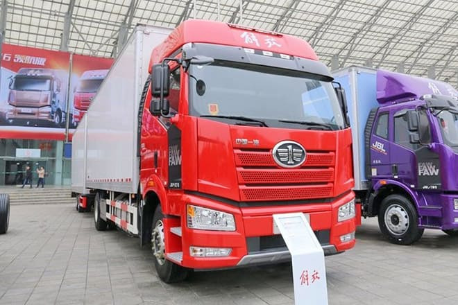 FAW Faw J6P Box Truck 4X2 for Sale in Sierra Leone - Box truck: picture 2 FAW Faw J6P Box Truck 4X2 for Sale in Sierra Leone - Box truck: picture 2