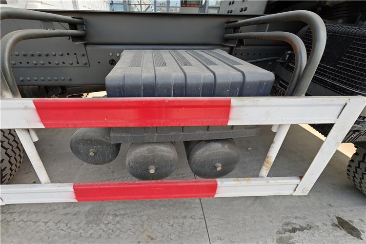 SINOTRUK Used Howo Dump Truck 6x4 380HP for Sale In Tanzania - Tipper: picture 4 SINOTRUK Used Howo Dump Truck 6x4 380HP for Sale In Tanzania - Tipper: picture 4