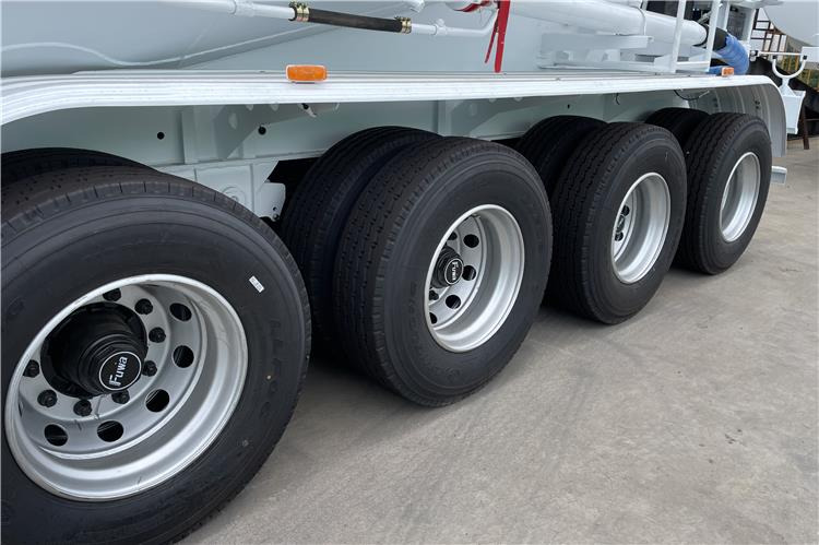 TITAN 4 Axle Bulker Cement Tanker Trailer for Sale In Zambia - Tank semi-trailer: picture 5 TITAN 4 Axle Bulker Cement Tanker Trailer for Sale In Zambia - Tank semi-trailer: picture 5