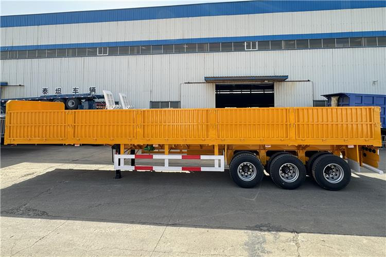 TITAN Tri Axle Side Wall Semi Trailer with 60 Ton Capcaity for Sale In Senegal - Dropside/ Flatbed semi-trailer: picture 4 TITAN Tri Axle Side Wall Semi Trailer with 60 Ton Capcaity for Sale In Senegal - Dropside/ Flatbed semi-trailer: picture 4