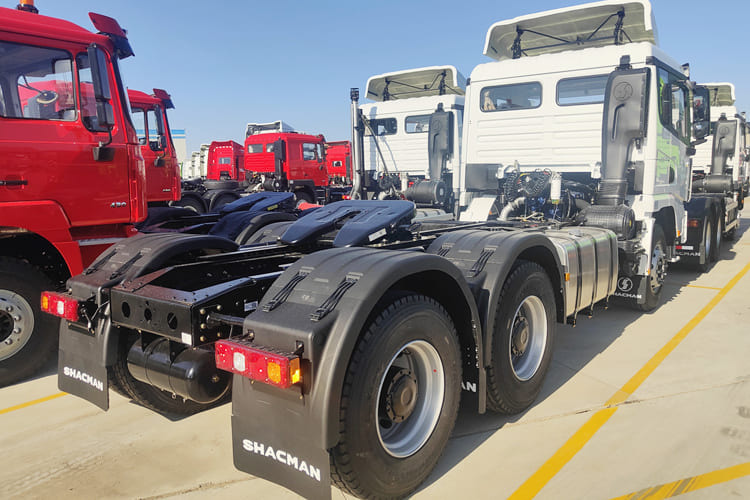 SHACMAN Shacman X3000 Truck Head for Sale in Malawi - Tractor unit: picture 3 SHACMAN Shacman X3000 Truck Head for Sale in Malawi - Tractor unit: picture 3