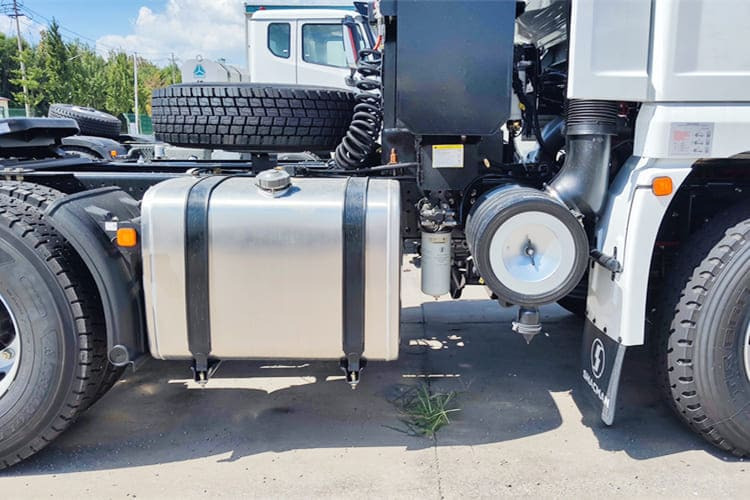 SHACMAN Shacman X3000 Truck Tractor Price for Sale in Jamaica - Tractor unit: picture 5 SHACMAN Shacman X3000 Truck Tractor Price for Sale in Jamaica - Tractor unit: picture 5
