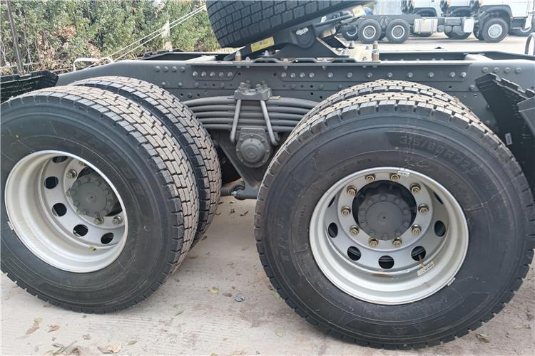 SINOTRUK Howo 380 hp 6x4 Truck Heafd for Sale In Nigeria Lagos - Tractor unit: picture 3 SINOTRUK Howo 380 hp 6x4 Truck Heafd for Sale In Nigeria Lagos - Tractor unit: picture 3