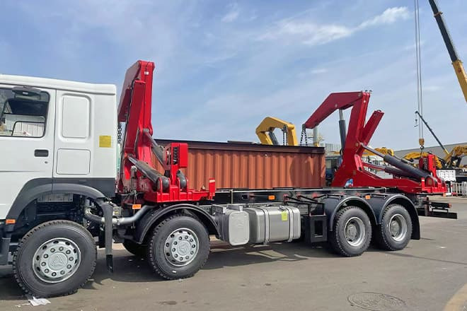 XCMG 20 Ft Side Lifter Truck for Sale in Papua New Guinea - Container transporter/ Swap body truck: picture 1 XCMG 20 Ft Side Lifter Truck for Sale in Papua New Guinea - Container transporter/ Swap body truck: picture 1
