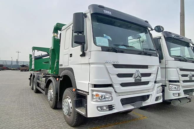 XCMG 20Ft Container Side Loader Truck for Sale in Tanzania - Container transporter/ Swap body truck: picture 2 XCMG 20Ft Container Side Loader Truck for Sale in Tanzania - Container transporter/ Swap body truck: picture 2