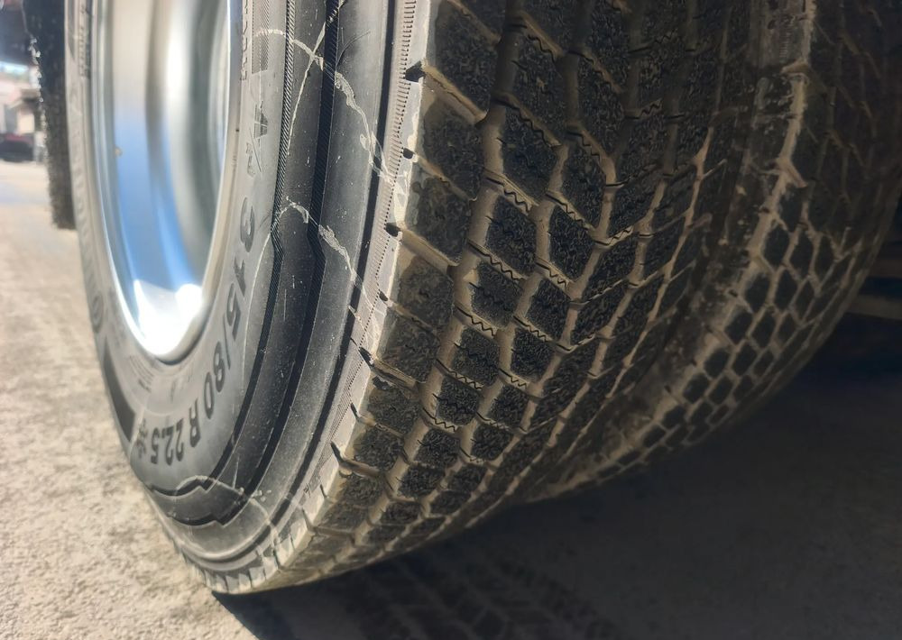 Renault GAMA D 18.320  chłodnia izoterma 19 palet - Refrigerator truck: picture 5 Renault GAMA D 18.320  chłodnia izoterma 19 palet - Refrigerator truck: picture 5