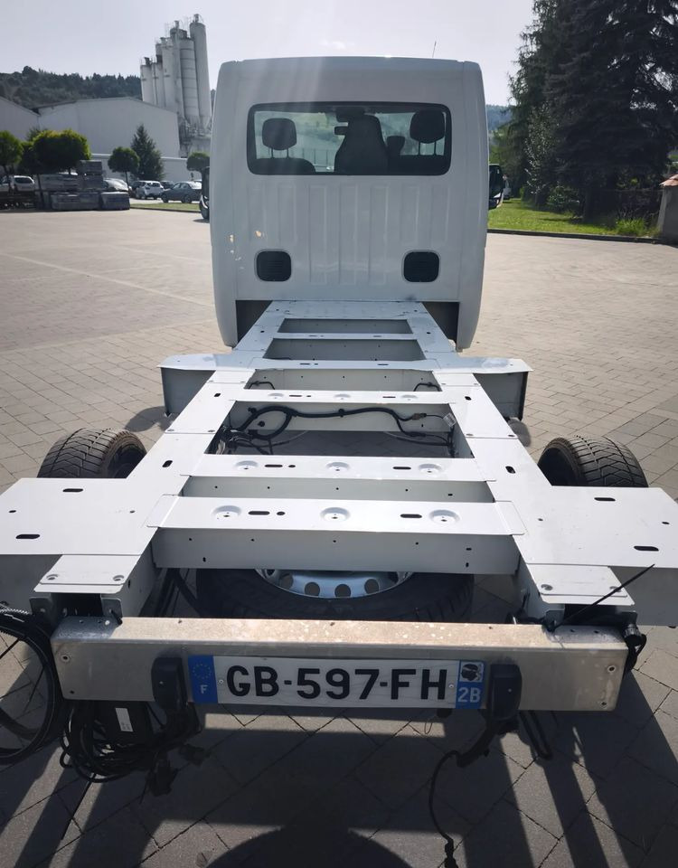 Renault MASTER 2,3 rama do zabudowy po obsłudze gotowy do jazdy - Cab chassis truck: picture 5 Renault MASTER 2,3 rama do zabudowy po obsłudze gotowy do jazdy - Cab chassis truck: picture 5