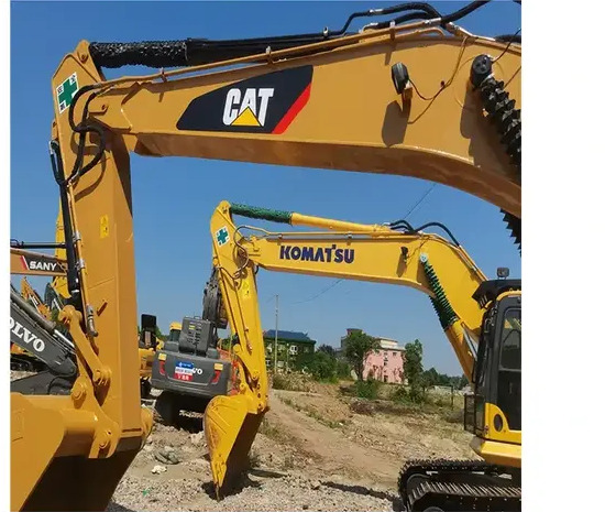 Crawler excavator 2022 Caterpillar 320D2L: picture 11
