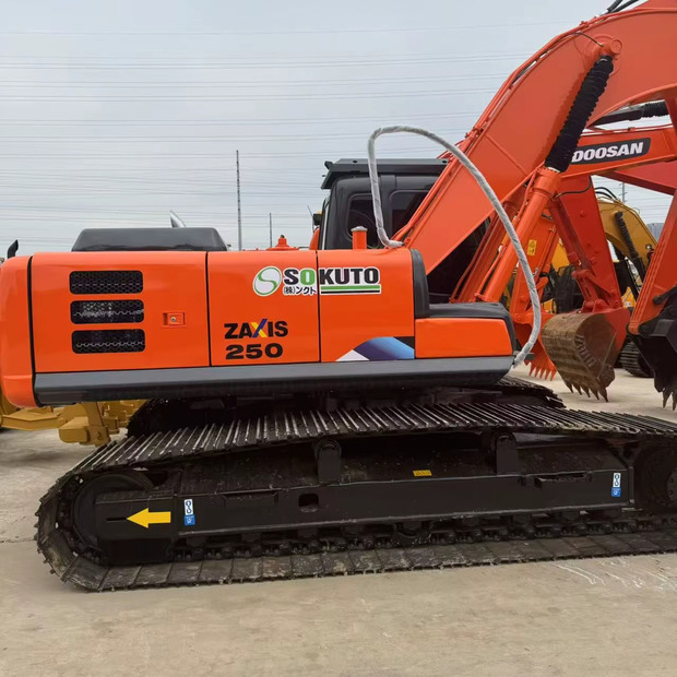 Crawler excavator 2023 Hitachi ZX250: picture 7