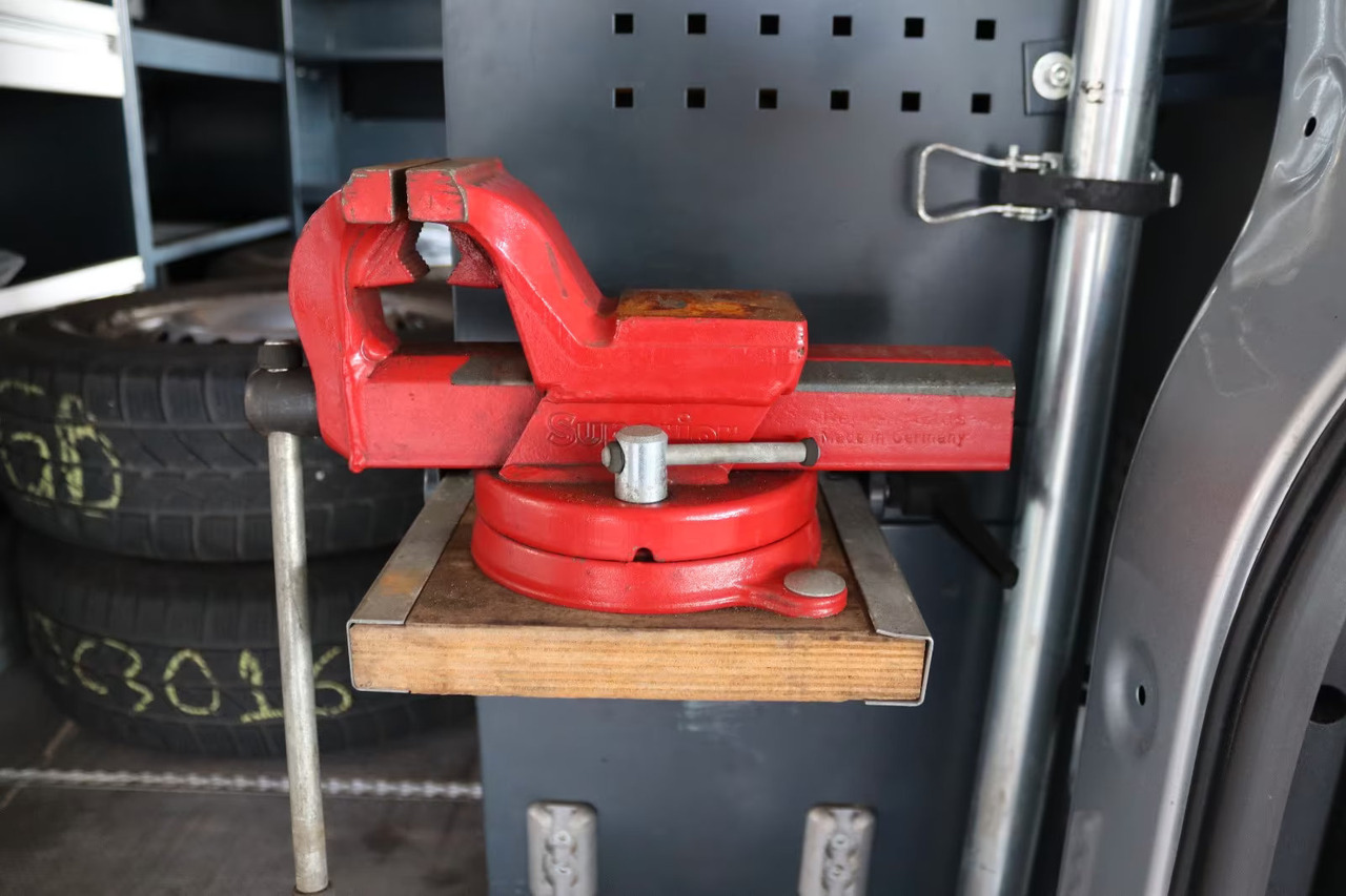 Panel van VOLKSWAGEN T6 Werkstatteinrichtung Jungheinrich: picture 12 Panel van VOLKSWAGEN T6 Werkstatteinrichtung Jungheinrich: picture 12