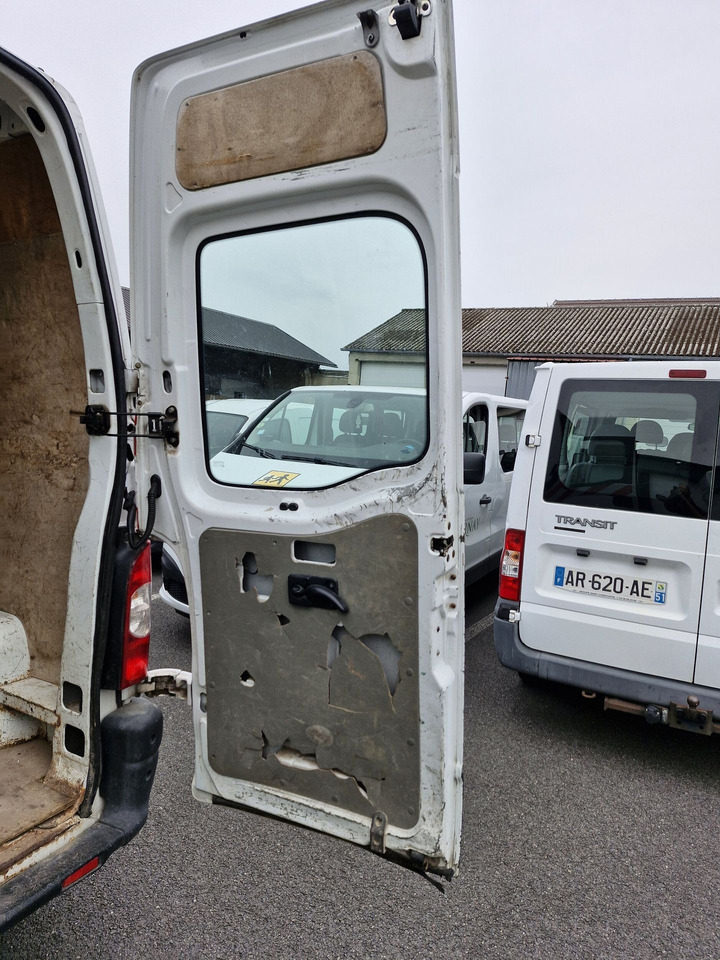 Renault Master 189APY51 7 places de 2005. 68 226 Km. Cabine repliable. Entretien régulier. Compte rendus des derniers Contrôle technique en pièces jointe avec Carte grise + historique entretien. - Combi van: picture 5 Renault Master 189APY51 7 places de 2005. 68 226 Km. Cabine repliable. Entretien régulier. Compte rendus des derniers Contrôle technique en pièces jointe avec Carte grise + historique entretien. - Combi van: picture 5