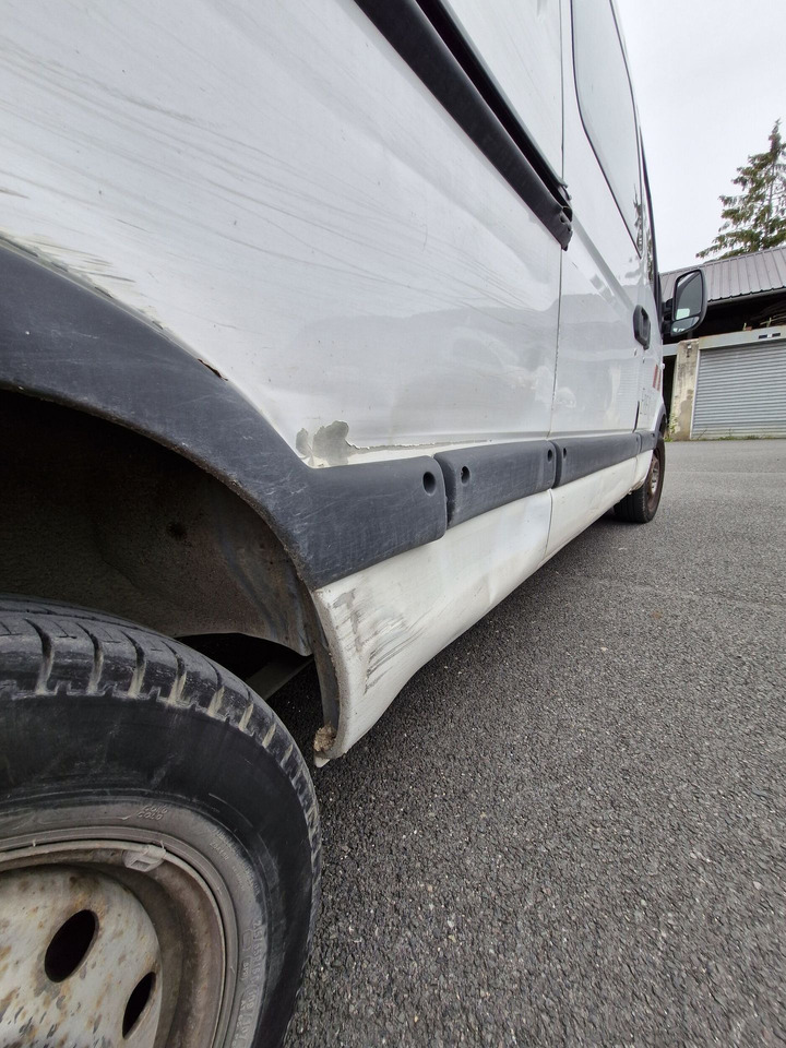 Renault Master 189APY51 7 places de 2005. 68 226 Km. Cabine repliable. Entretien régulier. Compte rendus des derniers Contrôle technique en pièces jointe avec Carte grise + historique entretien. - Combi van: picture 4 Renault Master 189APY51 7 places de 2005. 68 226 Km. Cabine repliable. Entretien régulier. Compte rendus des derniers Contrôle technique en pièces jointe avec Carte grise + historique entretien. - Combi van: picture 4
