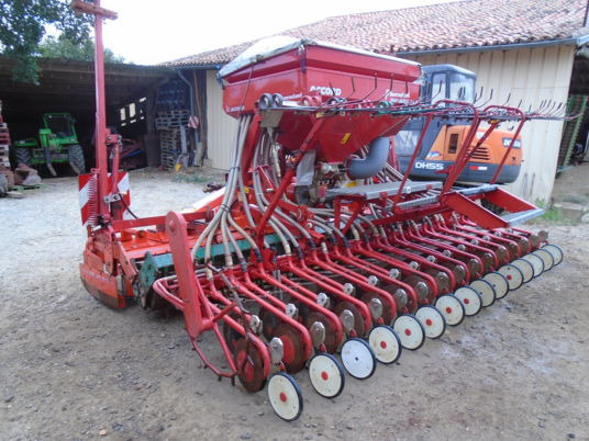 Kverneland das + Kuhn herse rotative - Combine seed drill: picture 1 Kverneland das + Kuhn herse rotative - Combine seed drill: picture 1