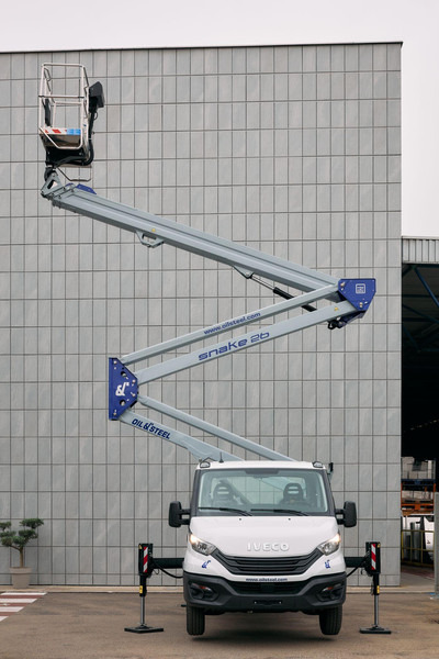 Oil & Steel Snake 26 Sobre IVECO 35S14 Distancia entre ejes 4100 mm - Truck mounted aerial platform: picture 3 Oil & Steel Snake 26 Sobre IVECO 35S14 Distancia entre ejes 4100 mm - Truck mounted aerial platform: picture 3