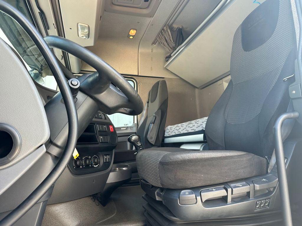 DAF XF 460 Manual Retarder ACC DAF XF 460 Manual Retarder ACC - Tractor unit: picture 5 DAF XF 460 Manual Retarder ACC DAF XF 460 Manual Retarder ACC - Tractor unit: picture 5