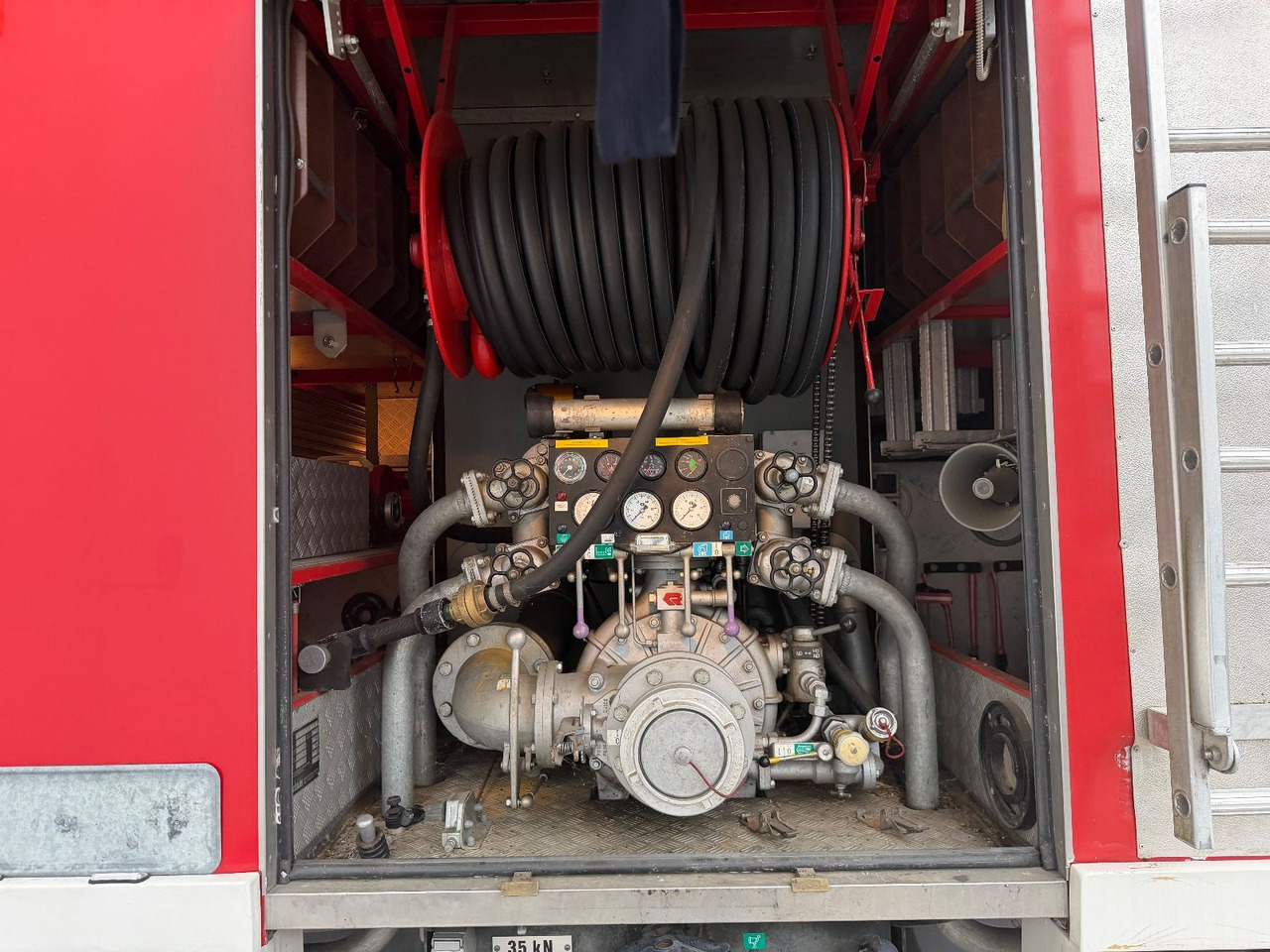 Steyr 791 Feuerwehr 2000L Tank - Truck: picture 5 Steyr 791 Feuerwehr 2000L Tank - Truck: picture 5