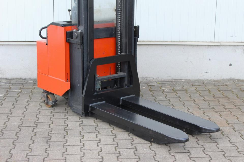 ★ Hochhubwagen BT LSV1250 elektro Hubwagen mit 3,4 m Hubhöhe - Stacker: picture 5 ★ Hochhubwagen BT LSV1250 elektro Hubwagen mit 3,4 m Hubhöhe - Stacker: picture 5