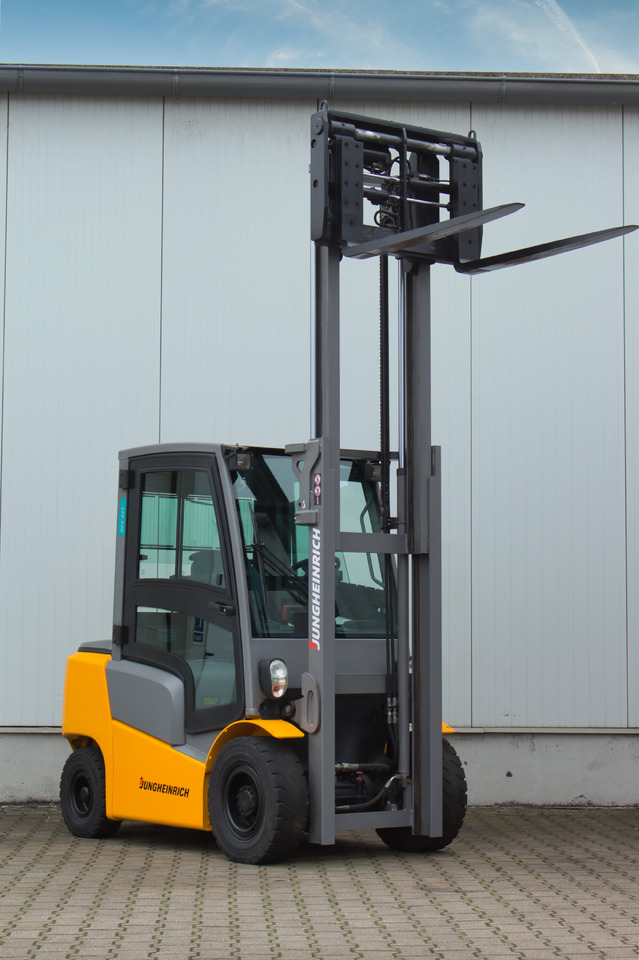 Diesel forklift JUNGHEINRICH DFG425 - Waage - Rückfahrkamera - UVV: picture 19 Diesel forklift JUNGHEINRICH DFG425 - Waage - Rückfahrkamera - UVV: picture 19