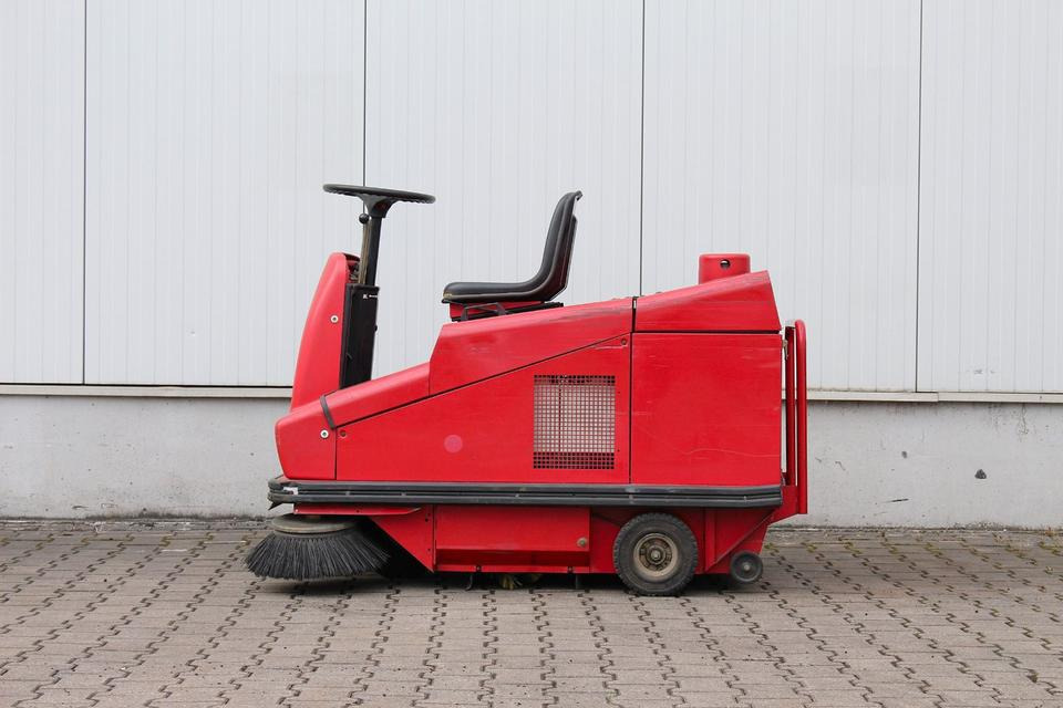 RCM R703 E/1 elektro Aufsitz- Kehrsaugmaschine Kehrmaschine - Industrial sweeper: picture 5 RCM R703 E/1 elektro Aufsitz- Kehrsaugmaschine Kehrmaschine - Industrial sweeper: picture 5