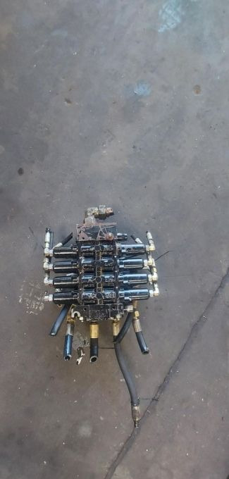 Rozdzielacz główny Kramer 342 - Hydraulics for Construction machinery: picture 2 Rozdzielacz główny Kramer 342 - Hydraulics for Construction machinery: picture 2