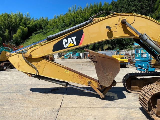 Crawler excavator CAT 320D-E: picture 12