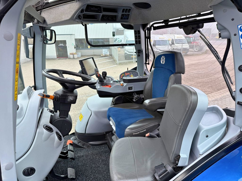 New Holland T7.270AC Stage V - Farm tractor: picture 5 New Holland T7.270AC Stage V - Farm tractor: picture 5