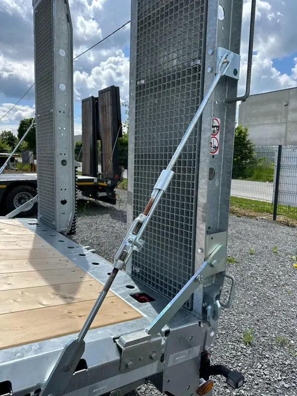 Low loader trailer Müller-Mitteltal TA-R21.0 Remorque Müller-Mitteltal 21 tonnes NEUVE, disponible de stock: picture 18 Low loader trailer Müller-Mitteltal TA-R21.0 Remorque Müller-Mitteltal 21 tonnes NEUVE, disponible de stock: picture 18