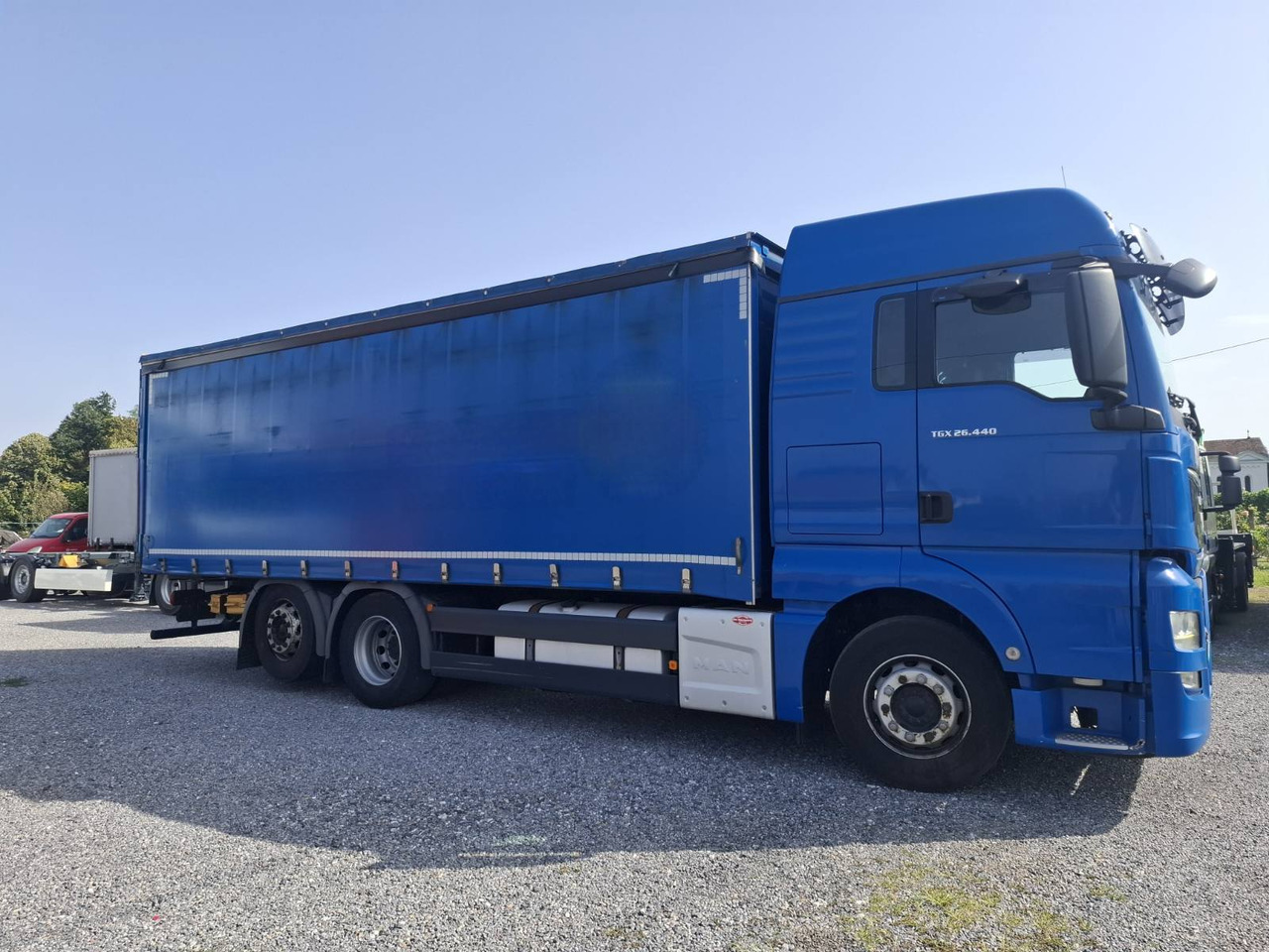 MAN TGX 26.440 E6 - Curtainsider truck: picture 4 MAN TGX 26.440 E6 - Curtainsider truck: picture 4