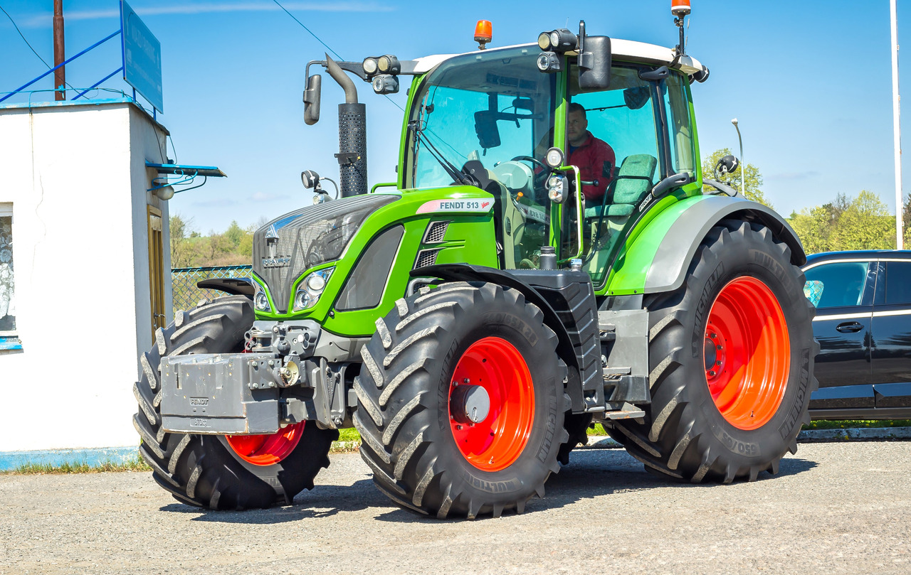 FENDT 513 VARIO - AUTOPILOT - 2016 ROK - ORYGINALNE OPONY - Farm tractor: picture 2 FENDT 513 VARIO - AUTOPILOT - 2016 ROK - ORYGINALNE OPONY - Farm tractor: picture 2